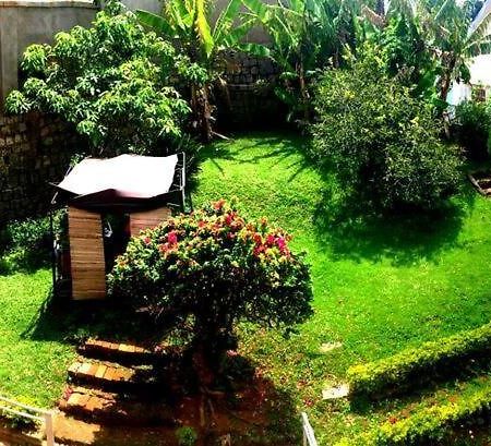 Le Fumoir Guest House Chambre Double Antananarivo Exteriör bild